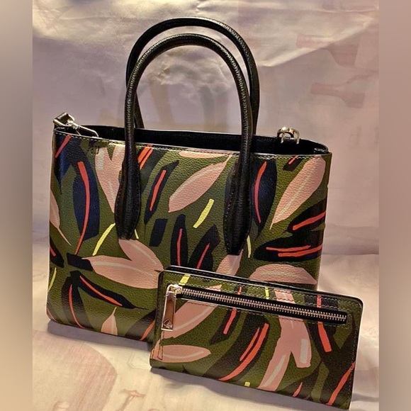 Gorgeous NEW Kate Spade two piece bag and wallet